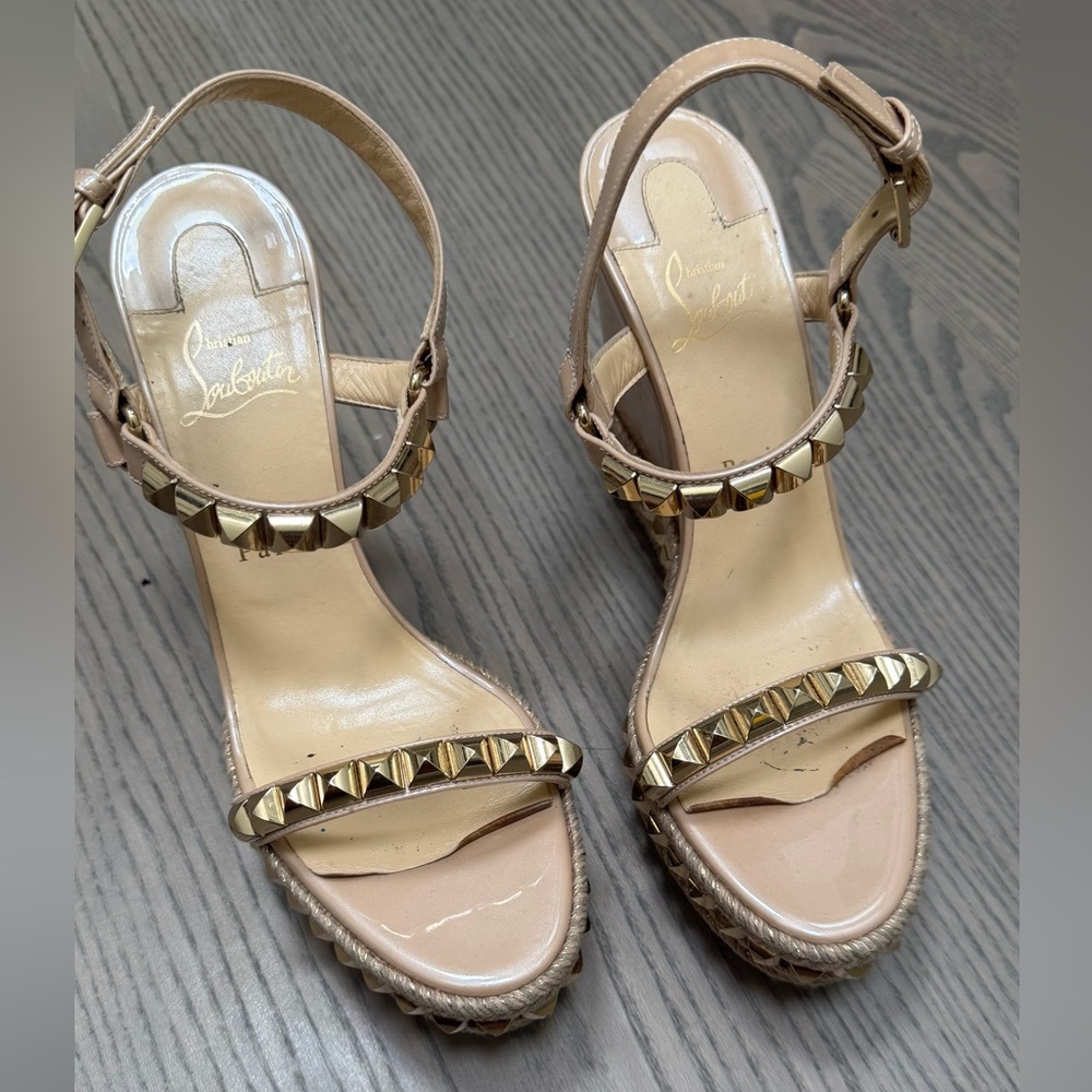 Christian Louboutin nude patent Sandals with Gold Studs in sz 41